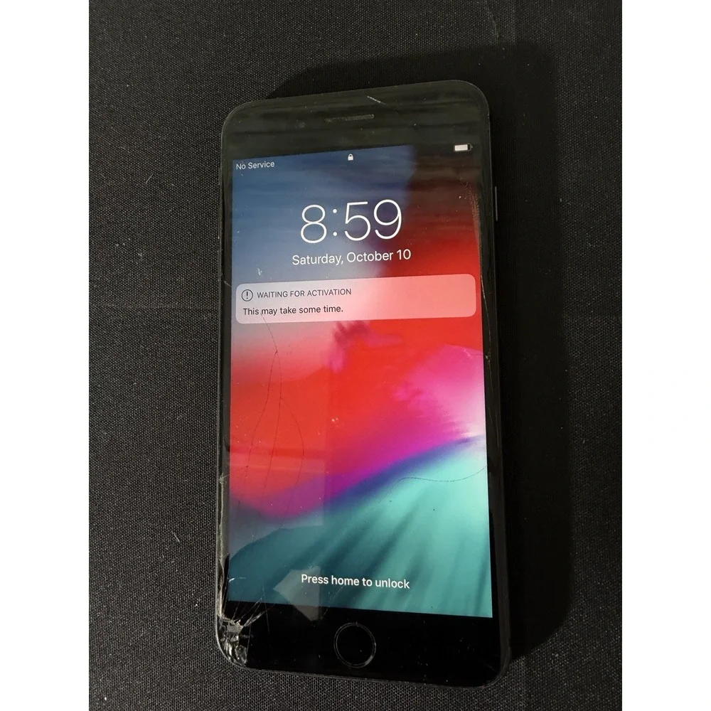 Apple iPhone 8 Plus 64GB Space Gray Cracked Screen/Back For Parts Only